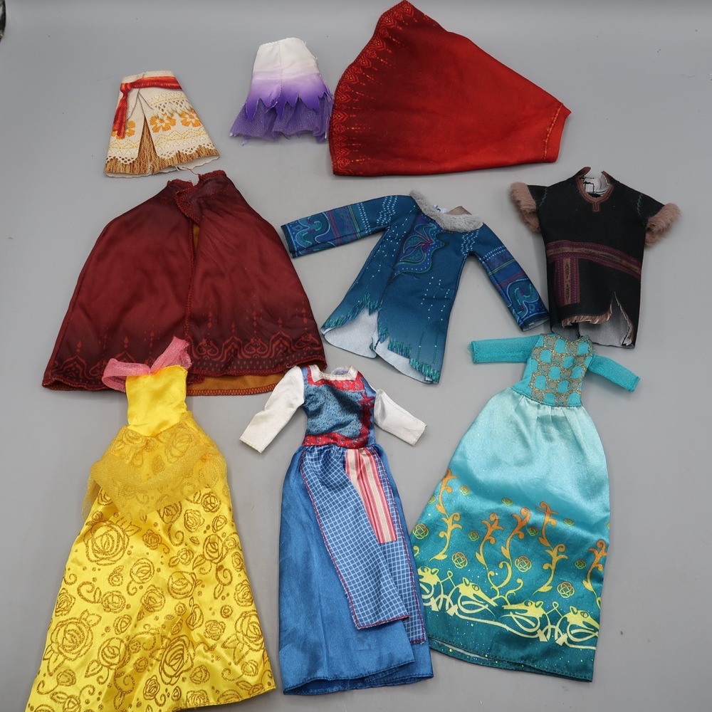 Disney Barbie Dresses Clothing Outfits Lot of 9 Elsa Kristoff Cape Moana